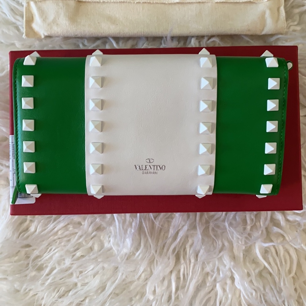 Valentino Garavani rock studs wristlet - Picture 4 of 17